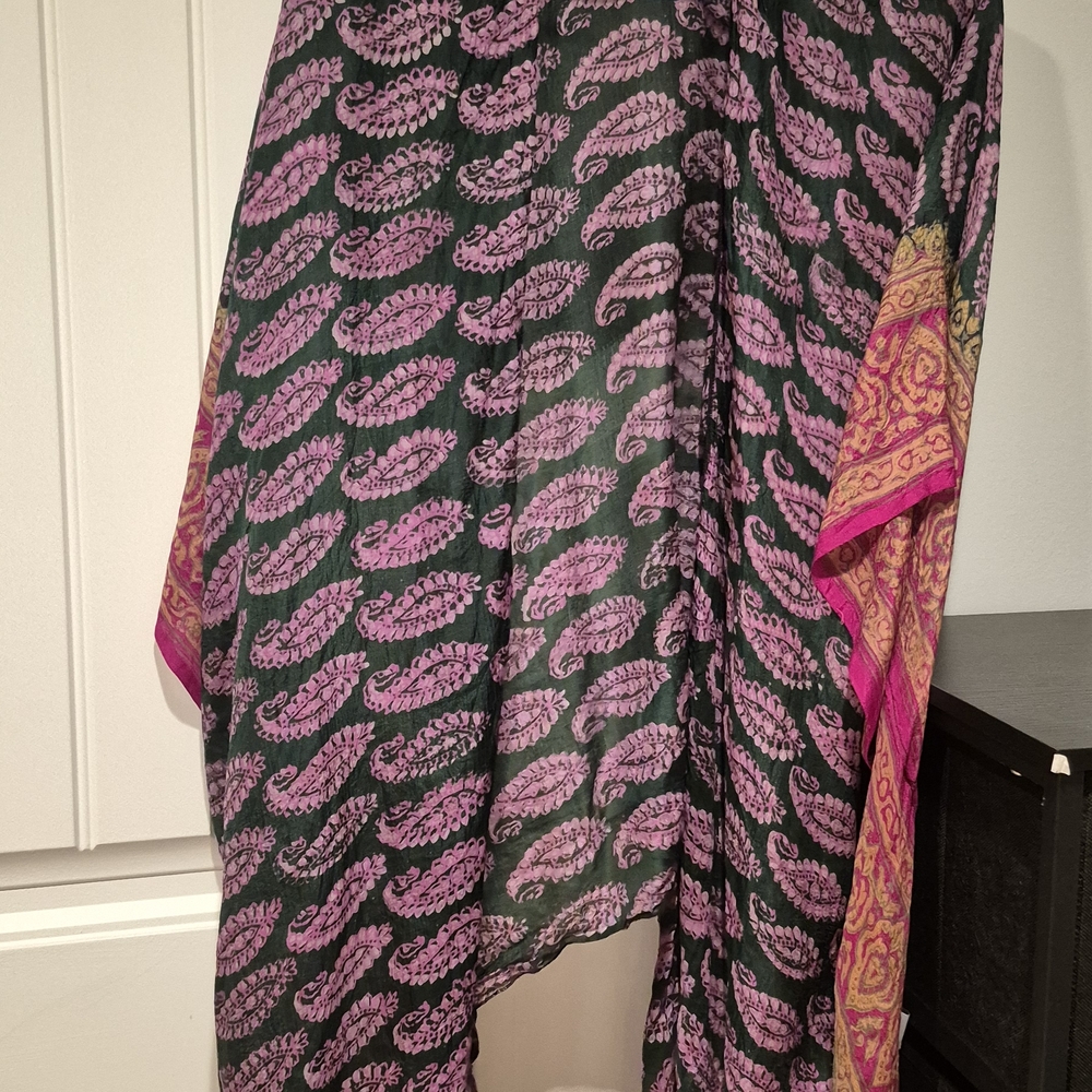 Elegant Pink and Black Paisley KIMONO